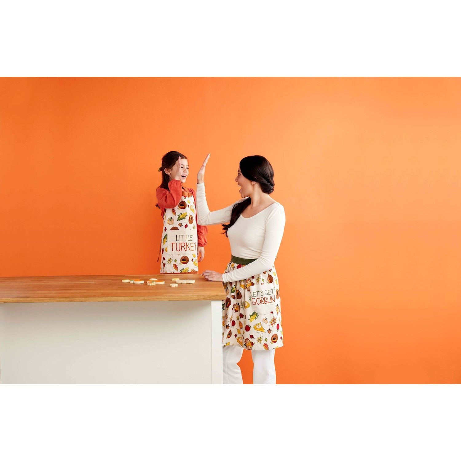 Mud Pie Thanksgiving Mom and Child Apron Set for Family Cooking
