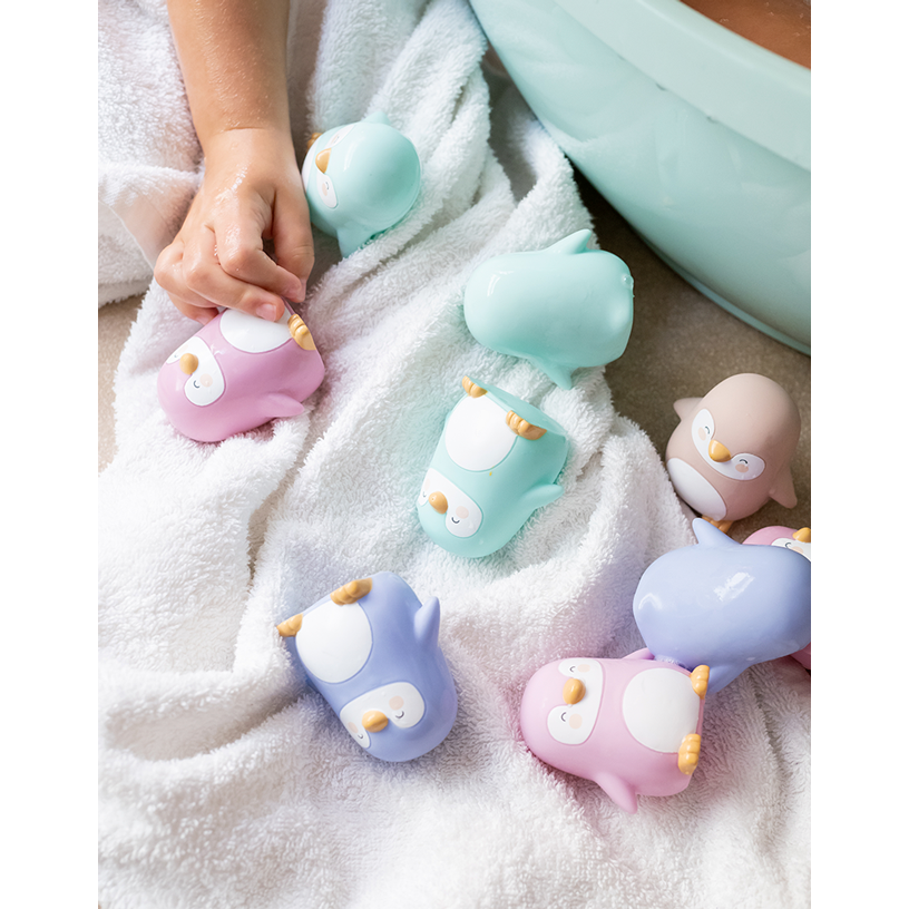 Saro Baby Bath Toys: Adorable 'Penguins Party' Set - Must - Have for Fun