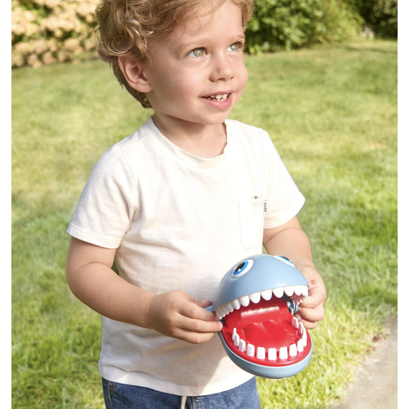 Hot! Cupcakes & Cartwheels Shark Biting Game