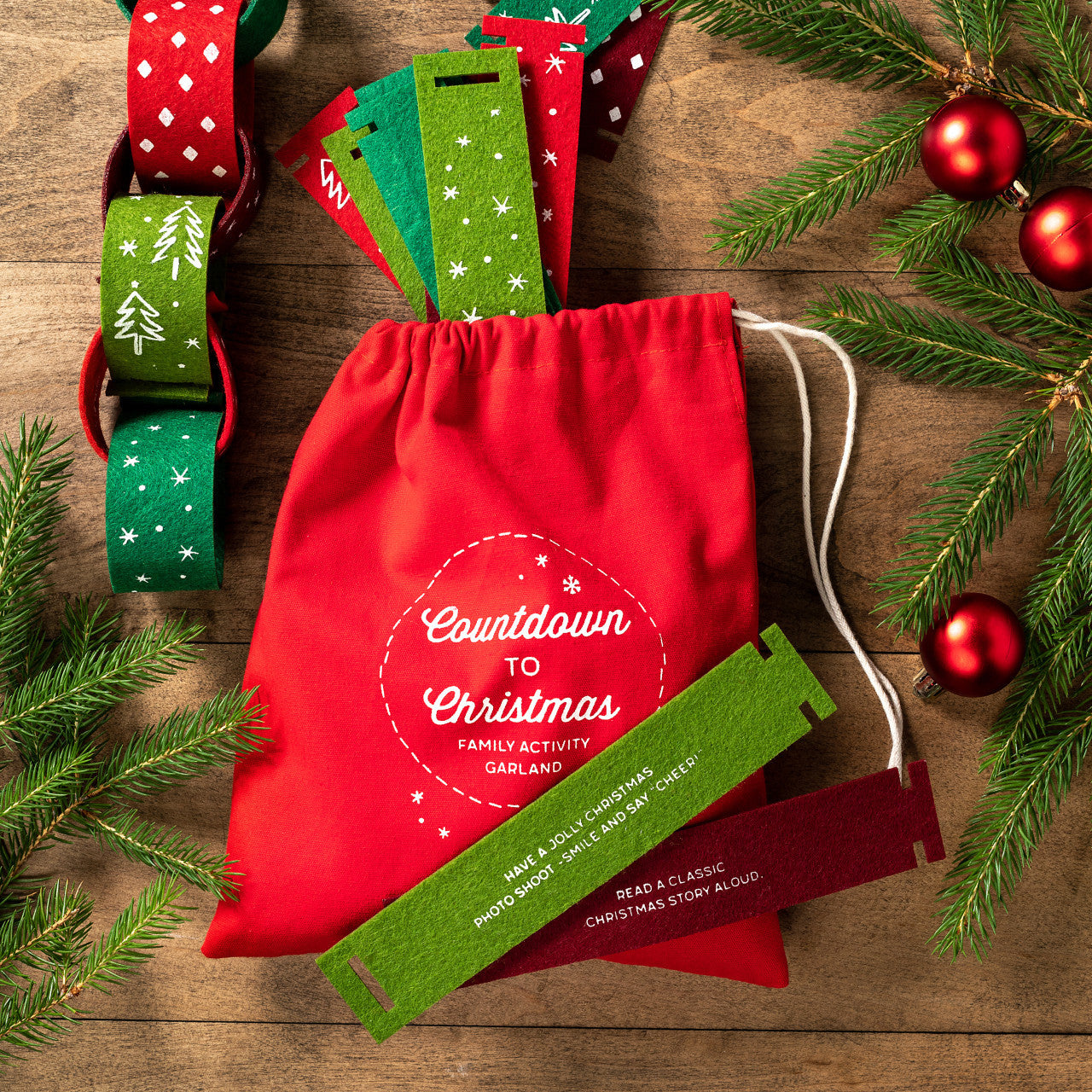 Demdaco Christmas Family Activity Countdown Chain - Festive Gift!