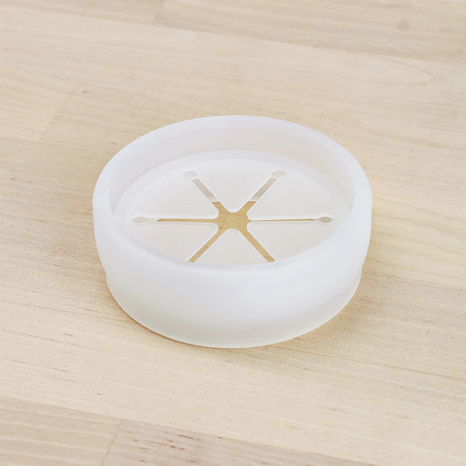 Hot! Re-Play Silicone Snack Trap for Easy Snacking
