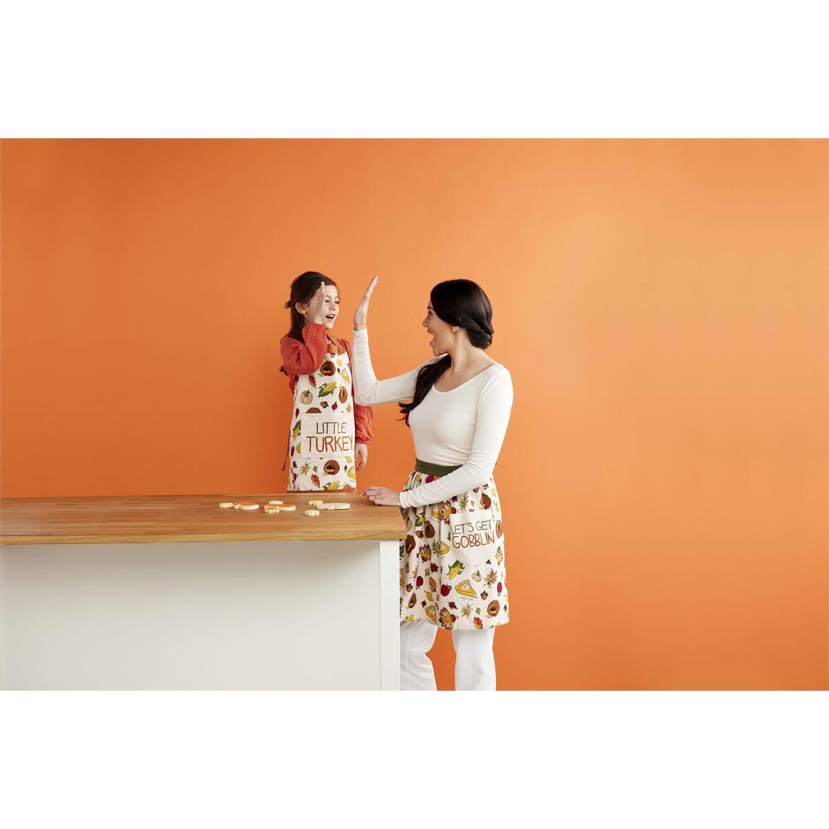Mud Pie Thanksgiving Mom and Child Apron Set for Family Cooking