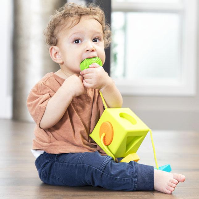 Fat Brain OombeeCube - Ideal for Early Tactile Learning!