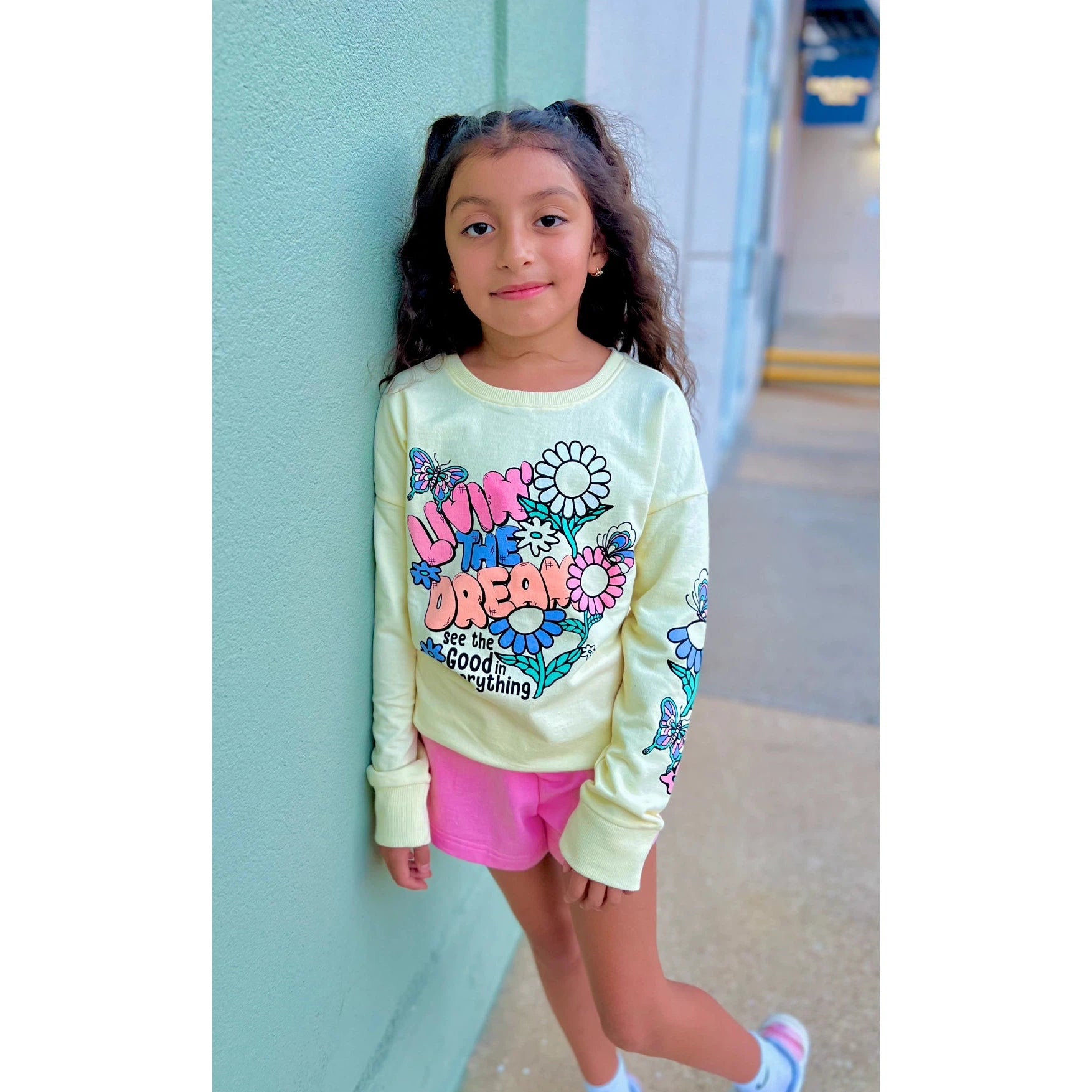 Pear Sorbet Paper Flower Graphic Sweatshirt for Dream - Living