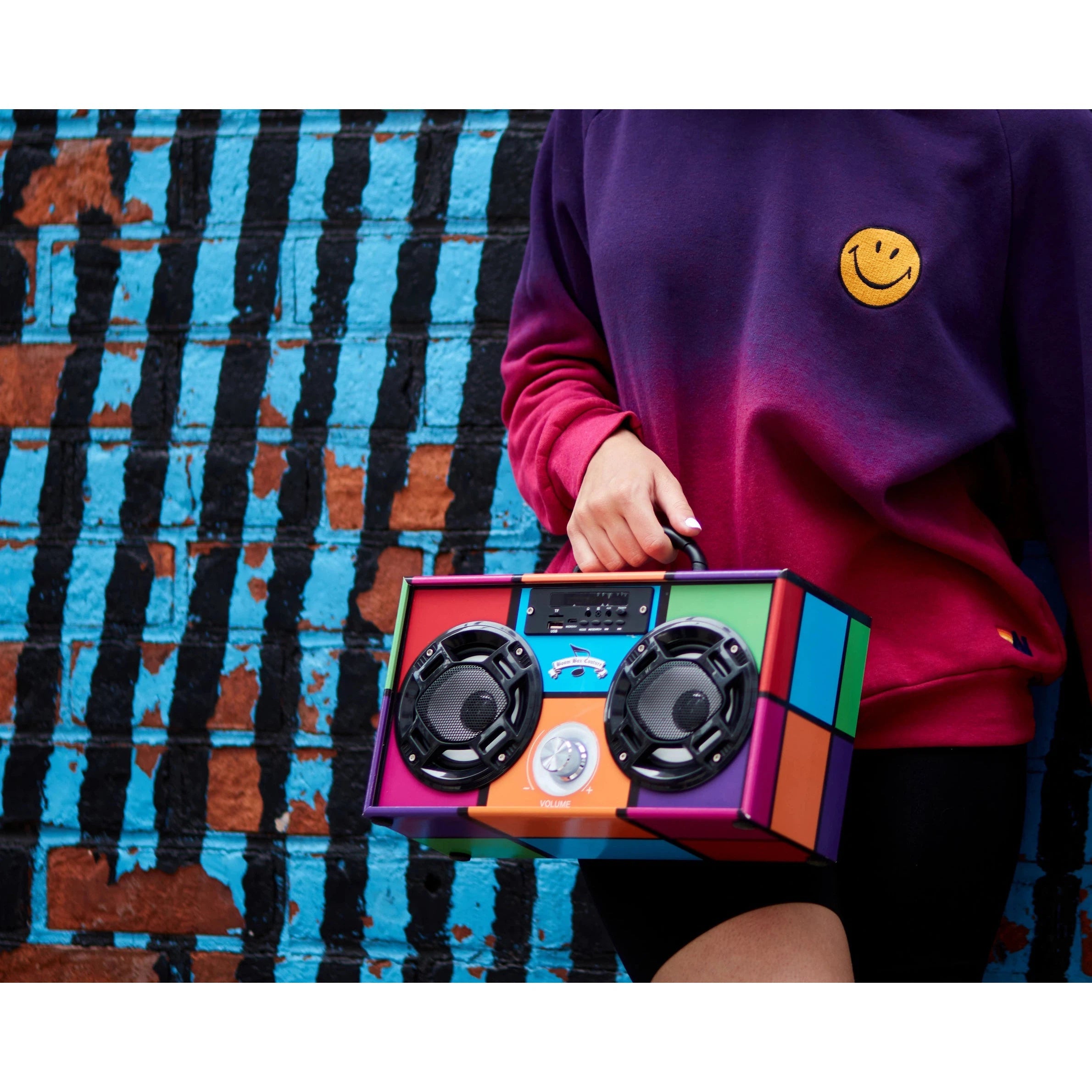 Trend Tech Retro 90s Wireless Boombox with FM - A Must - Have for Music Lovers
