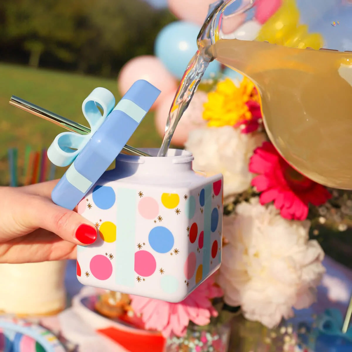 Hot Sale! Reusable 18 oz 'Be A Gift' Party Sipper Cup for Birthday Celebrations